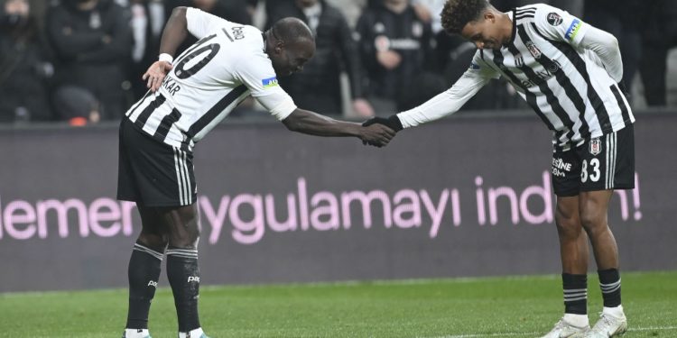 4 gollü maçta kazanan Beşiktaş oldu