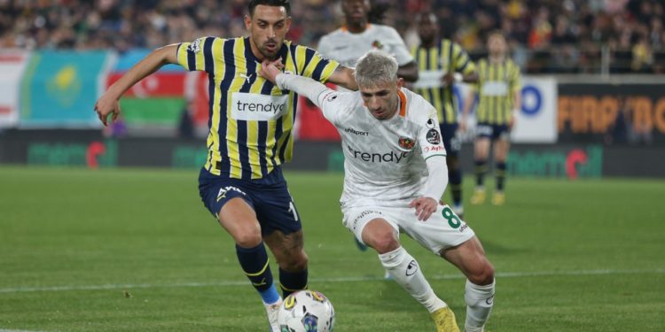 Fenerbahçe 3 puanı 3 golle aldı