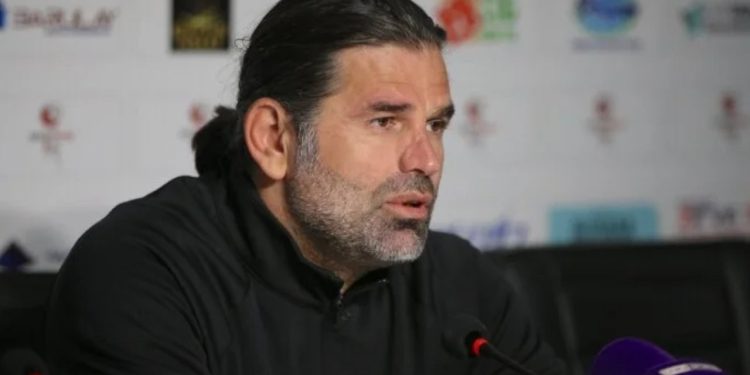 İbrahim Üzülmez: Başkanımızın ofisinde gezen bir abi var, bekle hocam